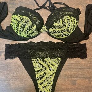 Beach Bunny bikini set